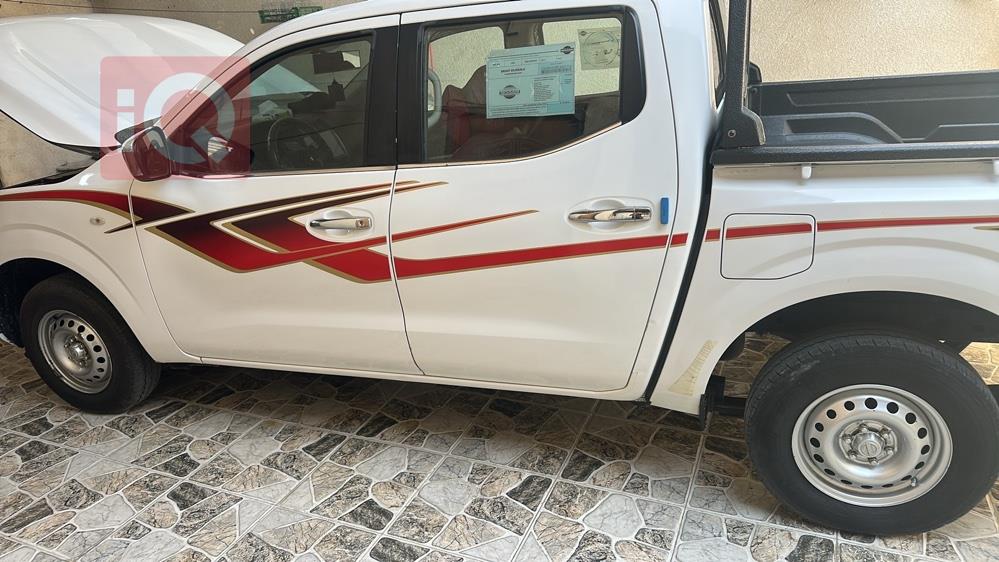 نيسان نافارا